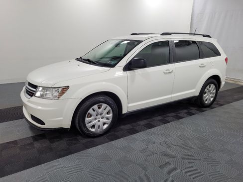 Used 2020 Dodge Journey SE w/ SE Popular Equipment Group image 2
