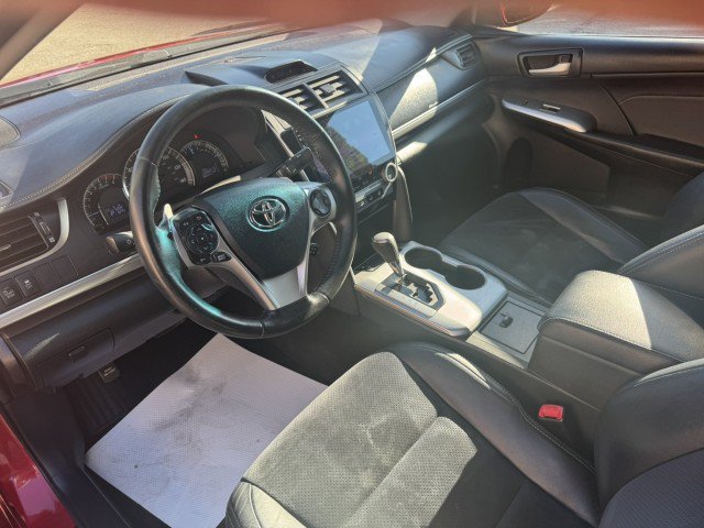 Used 2014 Toyota Camry SE w/ Leather Package FWD image 10