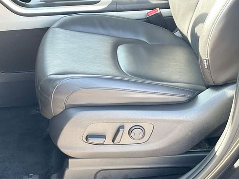 Certified 2024 Kia Carnival LX image 17