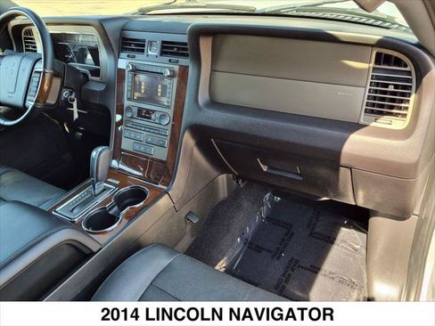 Used 2014 Lincoln Navigator 4WD image 26