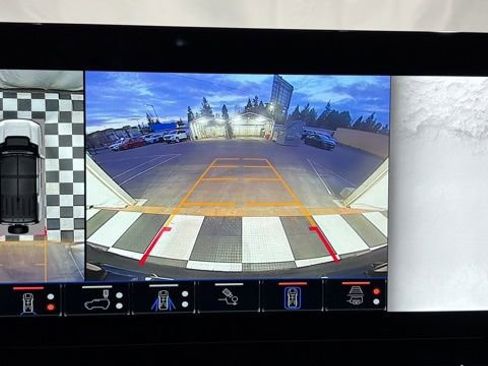 Used 2025 GMC Hummer EV 2X image 36