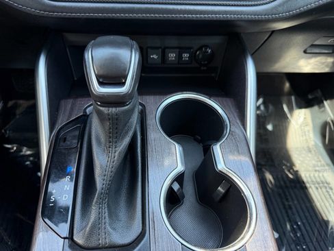 Used 2021 Toyota Highlander Platinum image 39