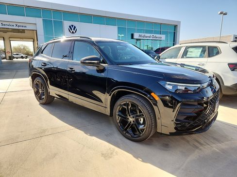 New 2026 Volkswagen Tiguan SE R-Line image 8