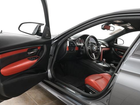 Used 2016 BMW M3 RWD image 26