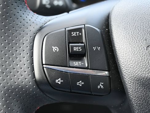 Used 2025 Ford Escape ST-Line FWD image 13