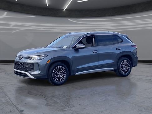 New 2025 Volkswagen Tiguan S image 1