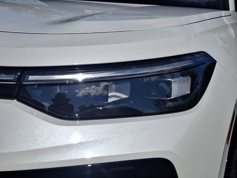 New 2026 Volkswagen Tiguan SEL R-Line AWD/4WD image 4