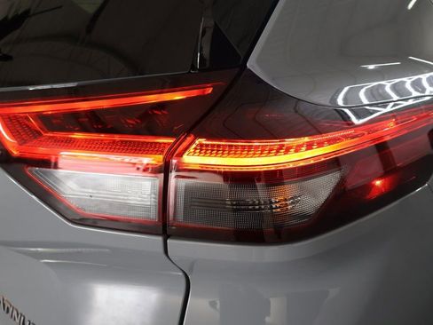 Used 2024 Nissan Rogue Platinum w/ Platinum Premium Package image 29