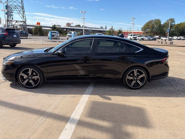 Used 2024 Honda Accord Sport image 3