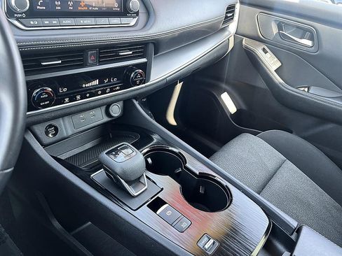 Certified 2025 Nissan Rogue SV FWD image 26