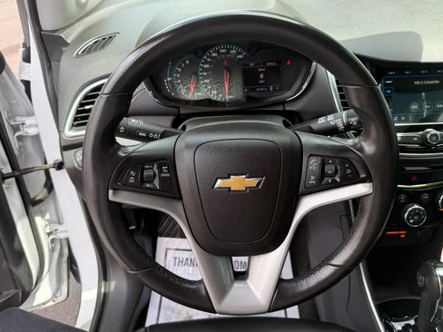 Used 2019 Chevrolet Trax Premier AWD/4WD image 16