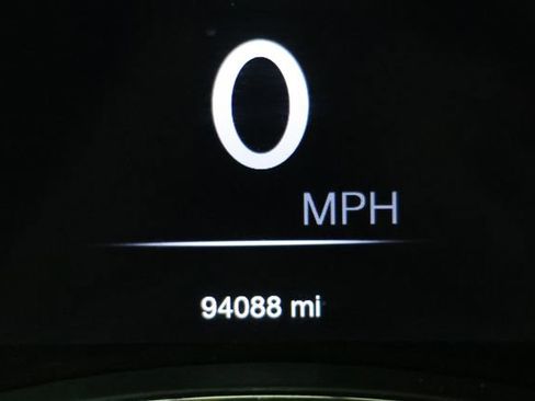 Used 2017 Jeep Grand Cherokee Altitude image 4