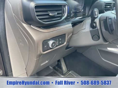Used 2020 Ford Explorer Platinum w/ Premium Technology Package AWD/4WD image 23