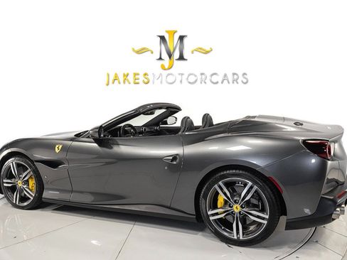 Used 2020 Ferrari Portofino RWD image 6
