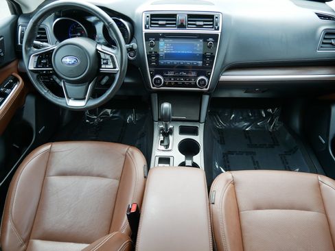 Used 2018 Subaru Outback 2.5i Touring AWD/4WD image 10