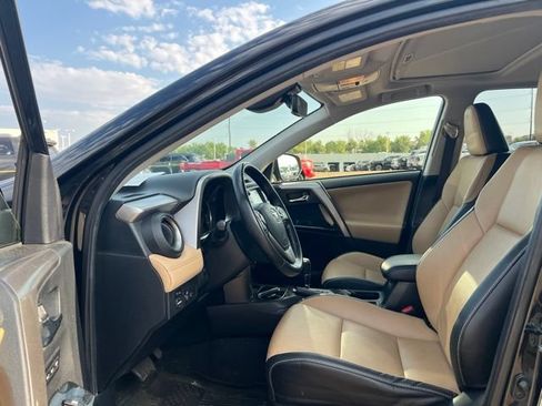 Used 2018 Toyota RAV4 Limited w/ Advanced Technology Package AWD/4WD image 29