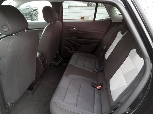 Used 2025 Chevrolet Trax LS w/ LS Convenience Package FWD image 22