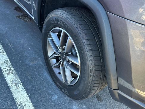 Used 2021 Jeep Grand Cherokee Limited w/ Sun & Sound Group image 10