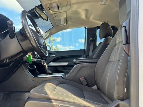 Used 2022 Chevrolet Colorado LT w/ Fleet Safety Package image 16