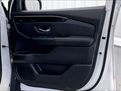 Certified 2025 Honda Pilot Touring image 22