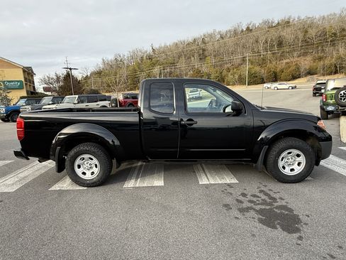 Used 2018 Nissan Frontier S image 4
