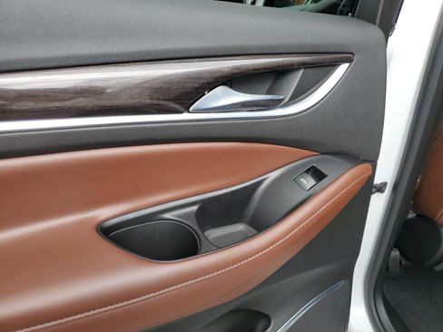 Used 2019 Buick Enclave Avenir w/ Avenir Technology Package image 12