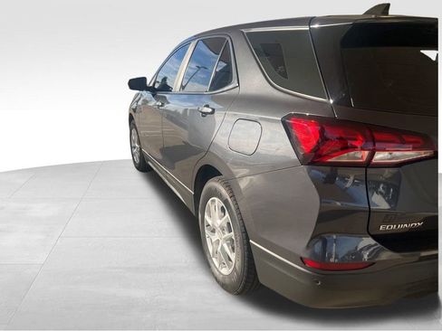 Used 2022 Chevrolet Equinox LS w/ Driver Confidence II Package image 6