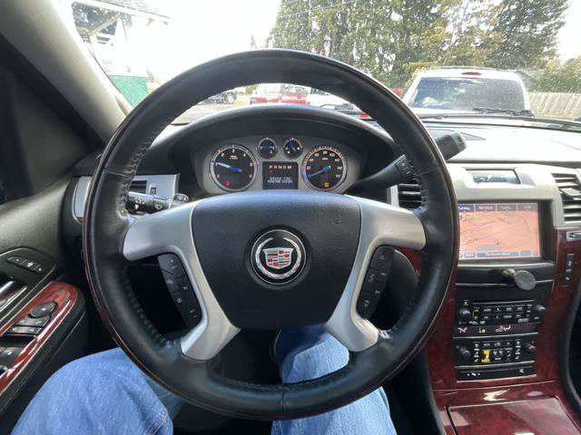 Used 2014 Cadillac Escalade Premium AWD/4WD image 10