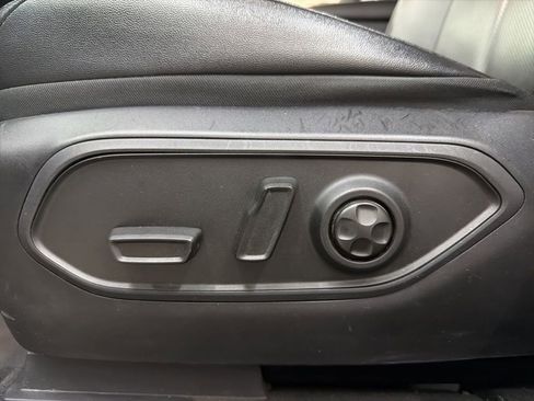 Used 2024 Jeep Grand Cherokee L Limited w/ Luxury Tech Group II image 38