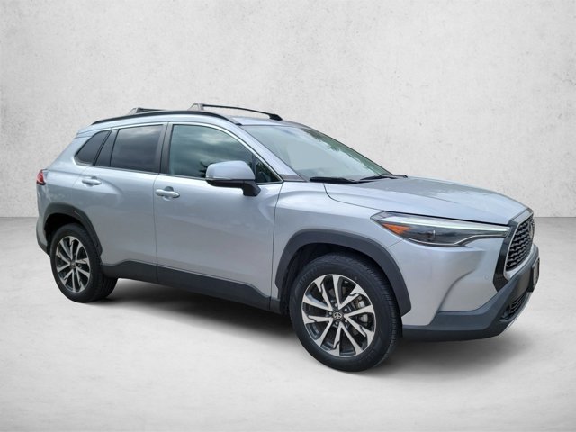 Used 2022 Toyota Corolla Cross XLE AWD/4WD image 3