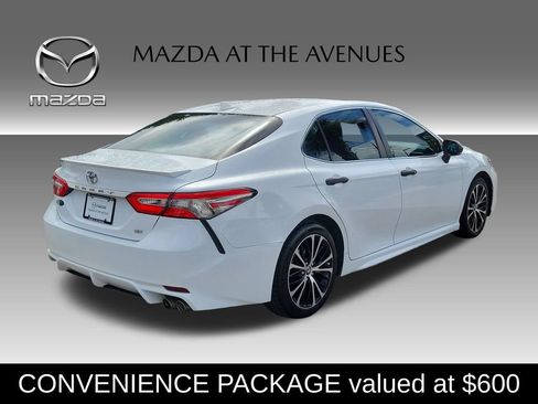 Used 2019 Toyota Camry SE w/ Convenience Package FWD image 5