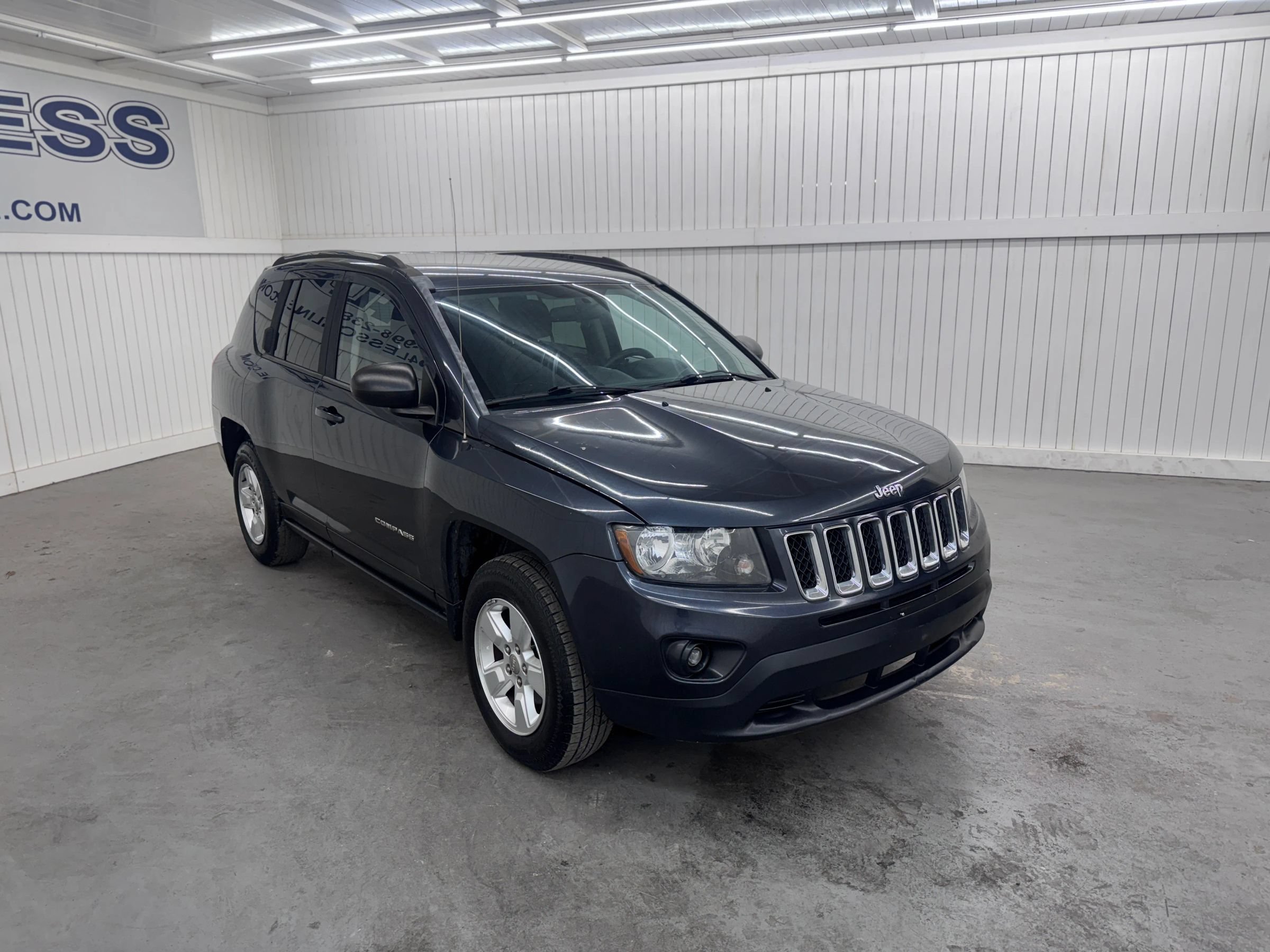 Used 2015 Jeep Compass Sport FWD image 3