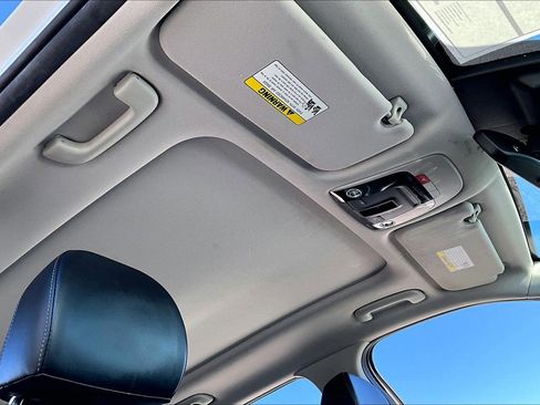 Used 2022 Kia Sorento EX w/ Panoramic Sunroof Package image 31