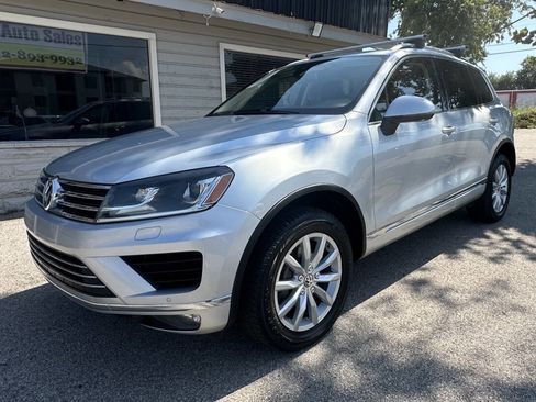 Used 2016 Volkswagen Touareg Sport image 1