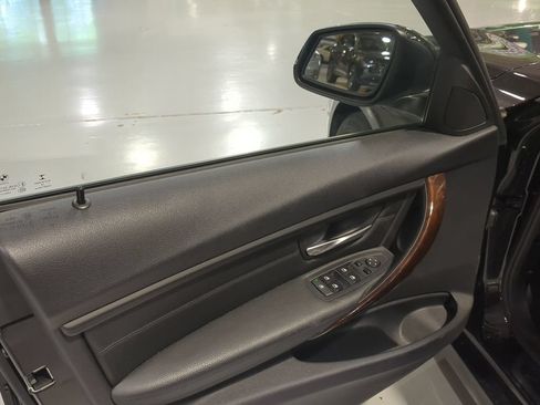 Used 2015 BMW 320i xDrive Sedan AWD/4WD image 14