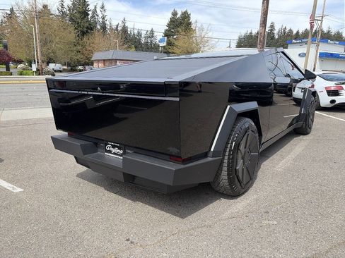 Used 2024 Tesla Cybertruck Cyberbeast AWD/4WD image 11