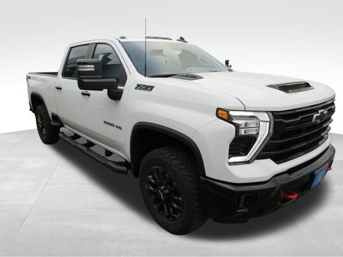 New 2026 Chevrolet Silverado 2500 LT w/ Trail Boss Package AWD/4WD image 8