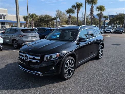 Used 2022 Mercedes-Benz GLB 250 image 4