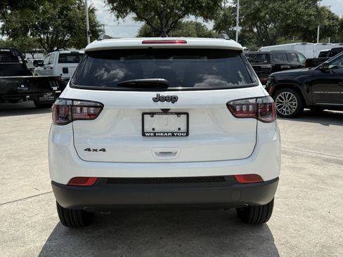 New 2026 Jeep Compass Latitude AWD/4WD image 6