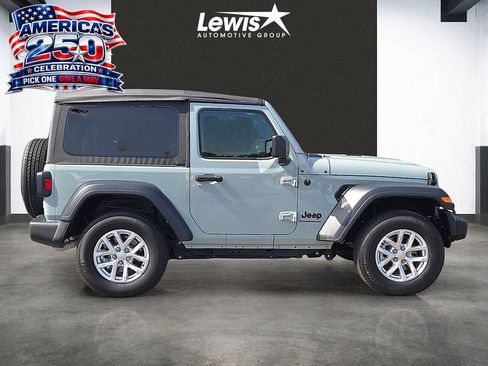 Used 2023 Jeep Wrangler Sport AWD/4WD image 5
