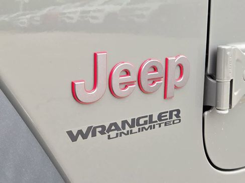 Used 2018 Jeep Wrangler Unlimited Rubicon AWD/4WD image 12