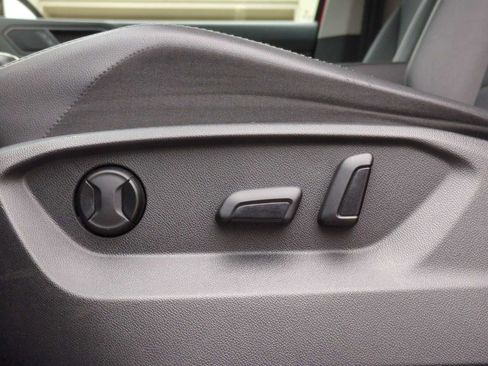 Used 2019 Volkswagen Tiguan SEL image 17