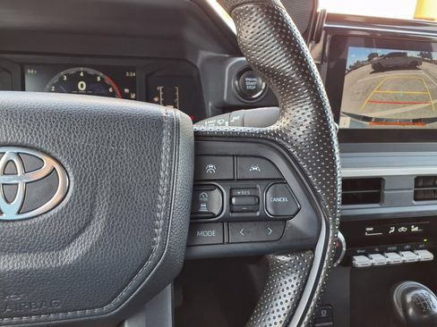 Used 2024 Toyota Tacoma SR AWD/4WD image 32