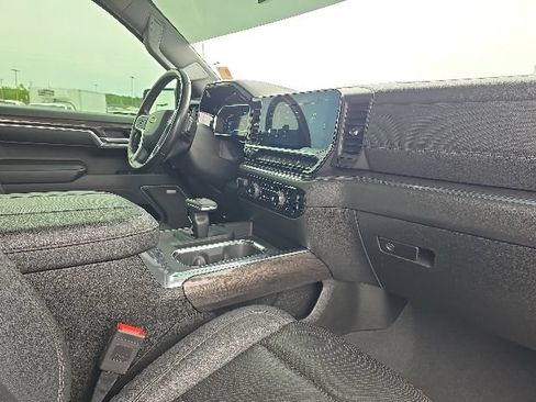 Used 2023 Chevrolet Silverado 1500 LTZ AWD/4WD image 22