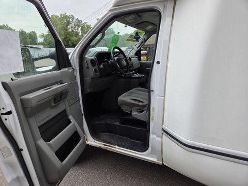 Used 2018 Ford E-350 and Econoline 350 Super Duty w/ Power Windows & Locks Group RWD image 11