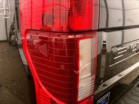 Used 2022 Ford F250 XLT w/ XLT Premium Package image 28