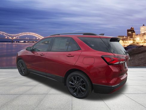 Used 2022 Chevrolet Equinox RS w/ RS Leather Package AWD/4WD image 3