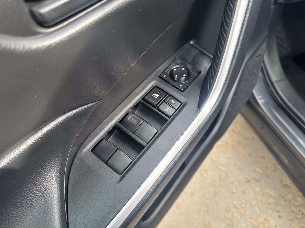 Used 2024 Toyota RAV4 LE AWD/4WD image 12