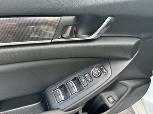 Used 2022 Honda Accord Sport image 13
