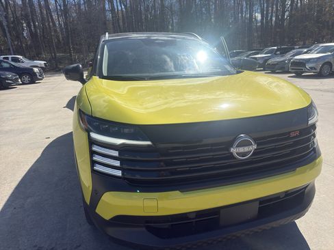 Used 2025 Nissan Kicks SR image 2